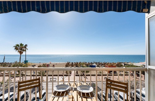 Fuengirola City Centre Apartamento | Estudio 'Ventana al Mar' con terraza orientada al mar y aire acondicionado