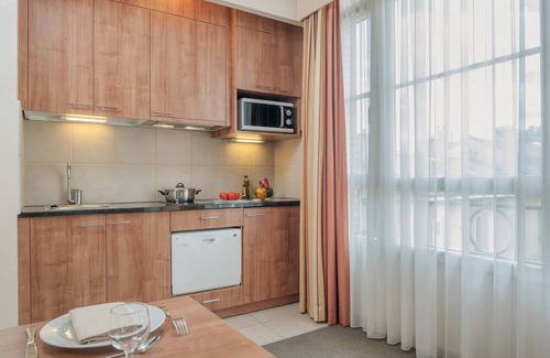 Quartier de la Monnaie Apartamento | STUDIO APARTMENT WITH AIRCON IN SAINT GERMAIN