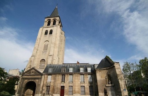 Quartier de la Monnaie Apartamento | STUDIO APARTMENT WITH AIRCON IN SAINT GERMAIN