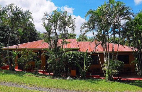 Villarreal Apartamento | Studio Apartment with pool, just 5 min from Tamarindo beach! Scuba themed!