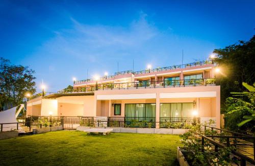 Kathu Complejo | Studio apartments on a hill
