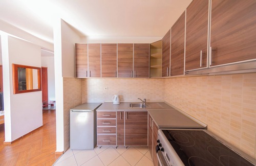 Maini Apartamento | Studio Apt for 3 w/ Balcony – Walking Distance to Beach No. 6