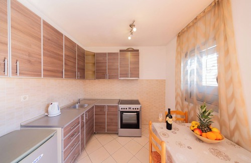 Maini Apartamento | Studio Apt for 3 w/ Balcony – Walking Distance to Beach No. 6