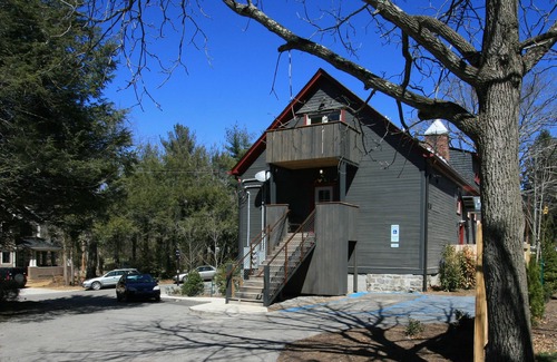 Historic Montford Apartamento | Estudio Apt en Ca 1905 a pie de Dwntn Asheville Mínimo de 30 días