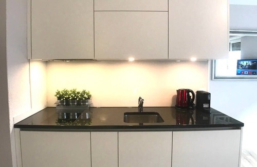 Niederdorf Apartamento | Studio Apt in Charming Zurich Old Town M07