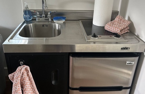 Saint Davids Apartamento | Studio Apt located in the heart of Wayne