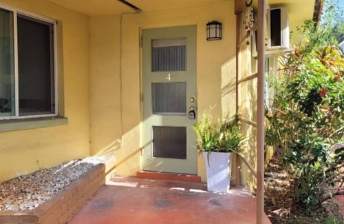 Crescent Lake Apartamento | Studio Apt Near Down Town!