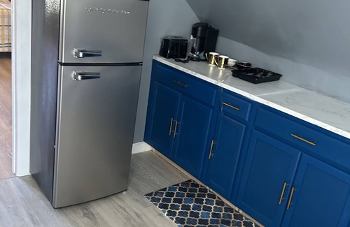 Ansonia Apartamento | Studio Apt with kitchen,Living room, bathroom & bedroom, near Griffith hospital