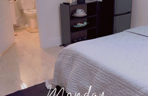 Lake Country Apartamento | Studio at Boat club dr, close to a Golf Club a lake in a serene neighborhood.
