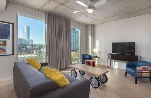 Civic District Condominio | Studio/Austin - Rooftop Pool, BBQ!