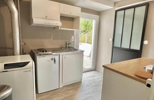 Funay - Bruyeres Casa | Studio avec cuisine, salle de bain et garage privé proximité 24h