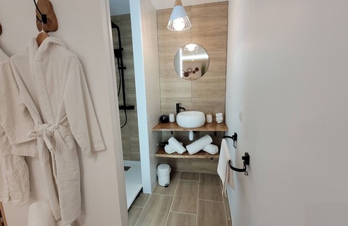 La Bassee Apartamento | Studio Avec spa Privatif Tout Confort à L'abri des Regards