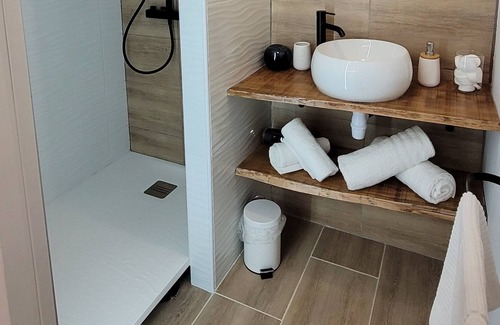 La Bassee Apartamento | Studio Avec spa Privatif Tout Confort à L'abri des Regards