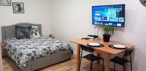 Le Creusot Apartamento | Studio blanctout équipé wifi
