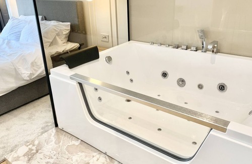 Zvezdara Condominio | Studio Bulevard57 with hot tube