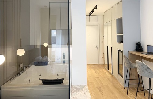 Zvezdara Condominio | Studio Bulevard57 with hot tube