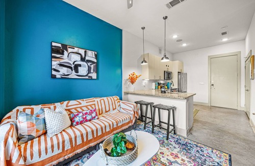 Fort Worth Apartamento | Studio by TCU, Stockyards & Zoo - Pool, Parking & Gym