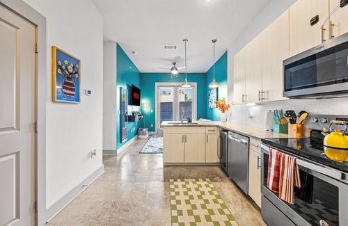 Fort Worth Apartamento | Studio by TCU, Stockyards & Zoo - Pool, Parking & Gym