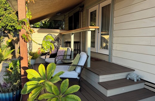 Ewa Beach Cabaña | Studio by the ocean. Oceanfront property with WiFi, AC, parking, great location.