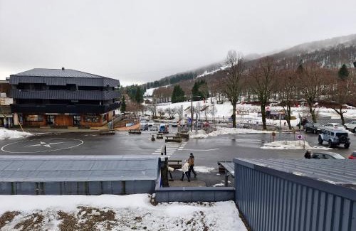 Besse-et-Saint-Anastaise Apartamento | Studio cabine au cœur de la station, WiFi gratuit - FR-1-814-132