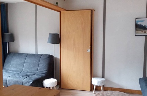 Saint-Jean-dʼAulps Apartamento | Estudio cabina a pie de pistas con piscina privada y parking en Saint-Jean-d'Aulps