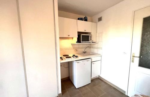 Frejus Plage Apartamento | Studio Cabine à Port Fréjus, Plage et Commerces à Pied, Connexion Internet, Ménage Inclus - FR-1-226A-168