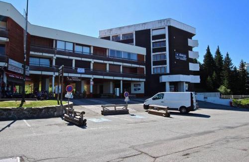 Chamrousse Apartamento | Studio cabine 27m², sud, pied des pistes, balcon, piscine été, animaux OK - FR-1-549-48