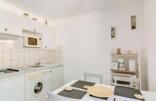 Luz-Saint-Sauveur Apartamento | Studio cabine avec parking proche centre Luz-Saint-Sauveur, balcon, pour 4 pers. - FR-1-402-66