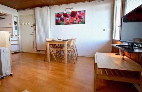 Chamrousse Apartamento | Studio cabine avec balcon, proche des pistes, bien équipé, idéal pour 4 personnes - FR-1-340-195