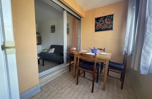 Sete Apartamento | Studio cabine avec loggia vitrée, à 100m de la plage, proche commerces et activités à Sète - FR-1-338-492