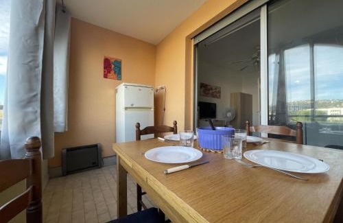 Sete Apartamento | Studio cabine avec loggia vitrée, à 100m de la plage, proche commerces et activités à Sète - FR-1-338-492