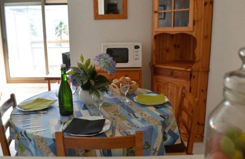 Frejus Plage Apartamento | Studio cabine bord de mer, 4 pers, terrasse, rés. calme - FR-1-226A-57