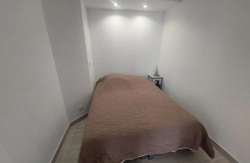 Saint-Cyprien Apartamento | Studio Cabine Climatisé à 150m de la Mer - Parking Privatif - Animaux Acceptés - FR-1-776-100