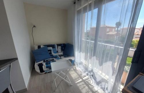 Saint-Cyprien Apartamento | Studio Cabine Climatisé à 150m de la Mer - Parking Privatif - Animaux Acceptés - FR-1-776-100