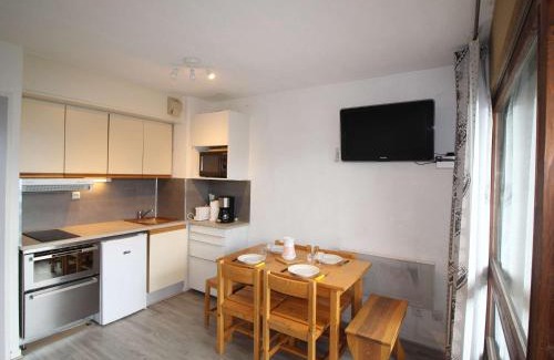 Auris Apartamento | Studio cabine fermée 4 pers au pied des pistes avec parking - Auris en Oisans - FR-1-297-334