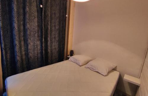 Argeles Plage Apartamento | Studio Cabine Rénové, Terrasse et Parking, à 500m de la Plage - FR-1-776-61