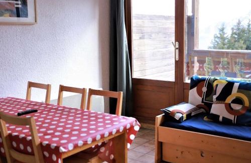 Auris Apartamento | Studio cabine rénové, grand balcon, 6 couchages, 300m des pistes d'Auris en Oisans - FR-1-297-34