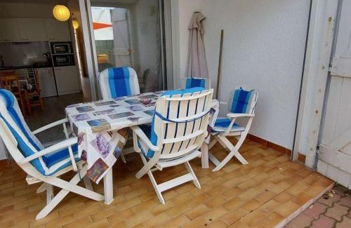Le Grau-dʼAgde Apartamento | Studio cabine RDC, proche plage et commerces, terrasse, WiFi gratuit, park 1 voiture, 4 couchages - FR-1-423-230