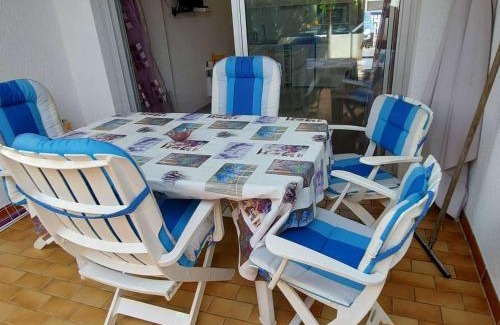 Le Grau-dʼAgde Apartamento | Studio cabine RDC, proche plage et commerces, terrasse, WiFi gratuit, park 1 voiture, 4 couchages - FR-1-423-230