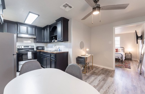 Del Mar Casa | Studio+Central+Min2Downtown+Extd Stays Discounts