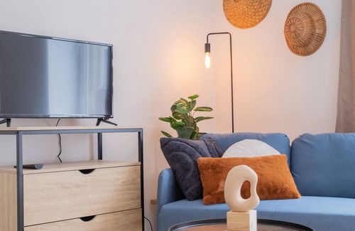 Gosselies Apartamento | Studio Chic Neuf Proche de L'aéroport & du Centre-ville