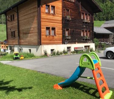 Ernen Apartamento | Studio Clausen Kurt