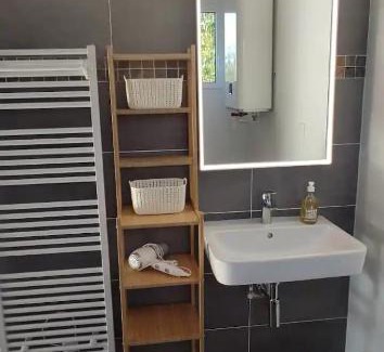 Saint-Gely-du-Fesc Apartamento | Studio climatisé calme et équipé pour trois jours minimun