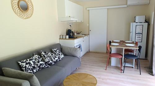 Carnoux-en-Provence Casa | Studio climatisé-terrasse-Netflix-jardin à 10 min de Cassis