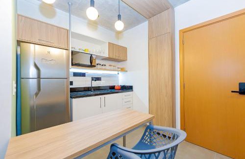 Sao Francisco Apartamento | Studio Coladinho ao Shopping Muller - TRA0302
