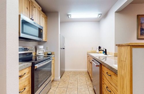 Bend Apartamento | Studio condo with access to shared pools, hot tubs, close to Mt. Bachelor
