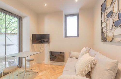 Ecully Apartamento | Studio contemporain avec terrasse ensoleillée