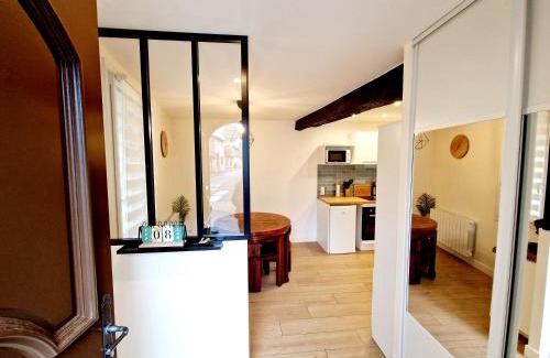 Cailloux-sur-Fontaines Apartamento | Studio cosy à Cailloux Proche Lyon & nature
