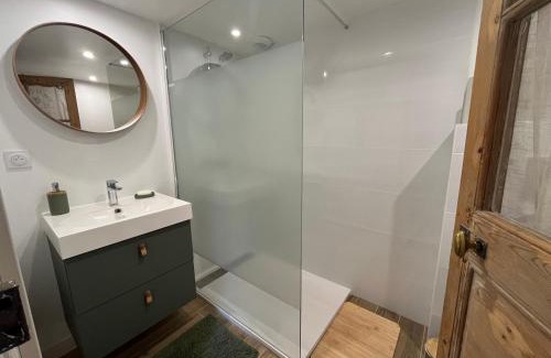 Guingamp Apartamento | Studio cosy tout équipé en cœur de ville au calme