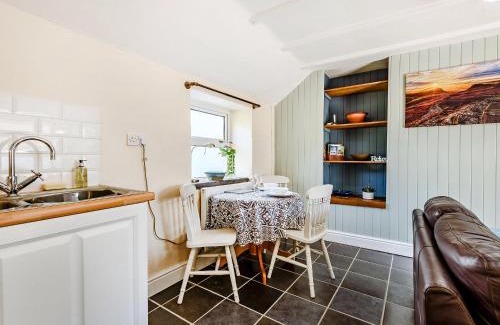 Haverfordwest Casa | Studio Cottage